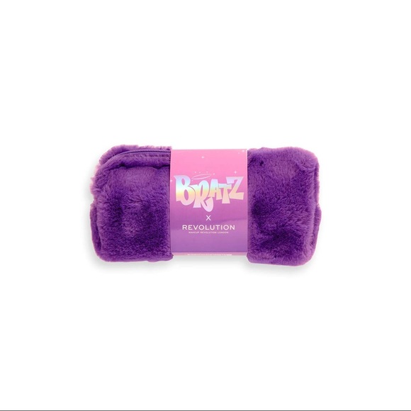 ‼️NEW‼️SOLD OUT‼️BRATZ X MAKEUP REVOLUTION PURPLE FUZZY MAKEUP BAG - Picture 3 of 3